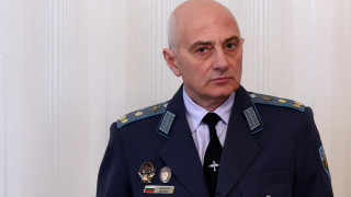 Освободен от МО преди седмица генерал е назначен за зам.-министър на отбраната