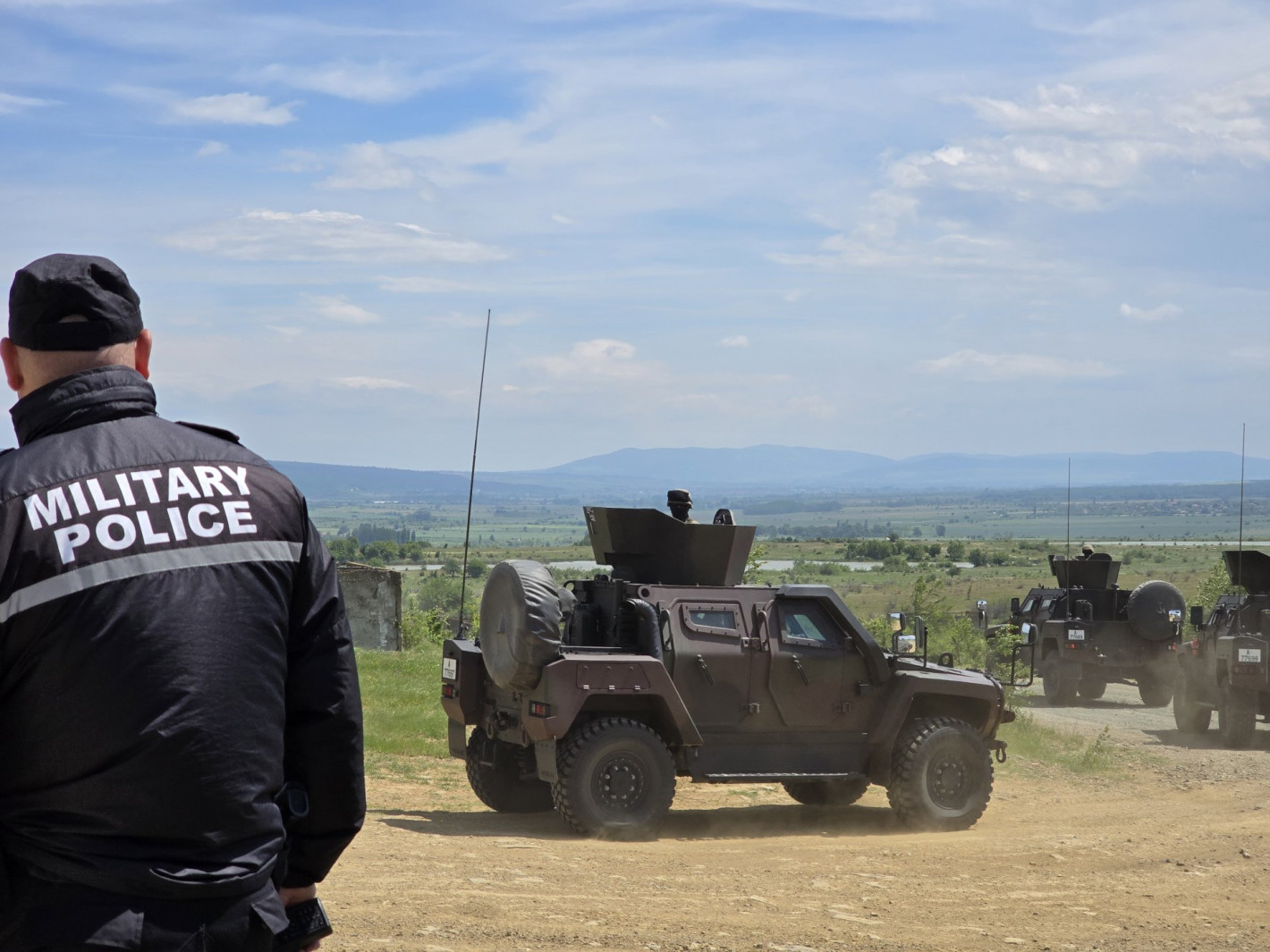 Военни полицаи от 12 страни тренираха контрол на тълпата на полигон "Ново село" (снимки)