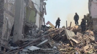 Близо 50 чуждестранни журналисти пристигнаха на мястото на нападението срещу колежа в Старобелск
