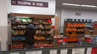 Кои са работниците и служителите, които имат право на осигурена безплатна храна от работодателя?