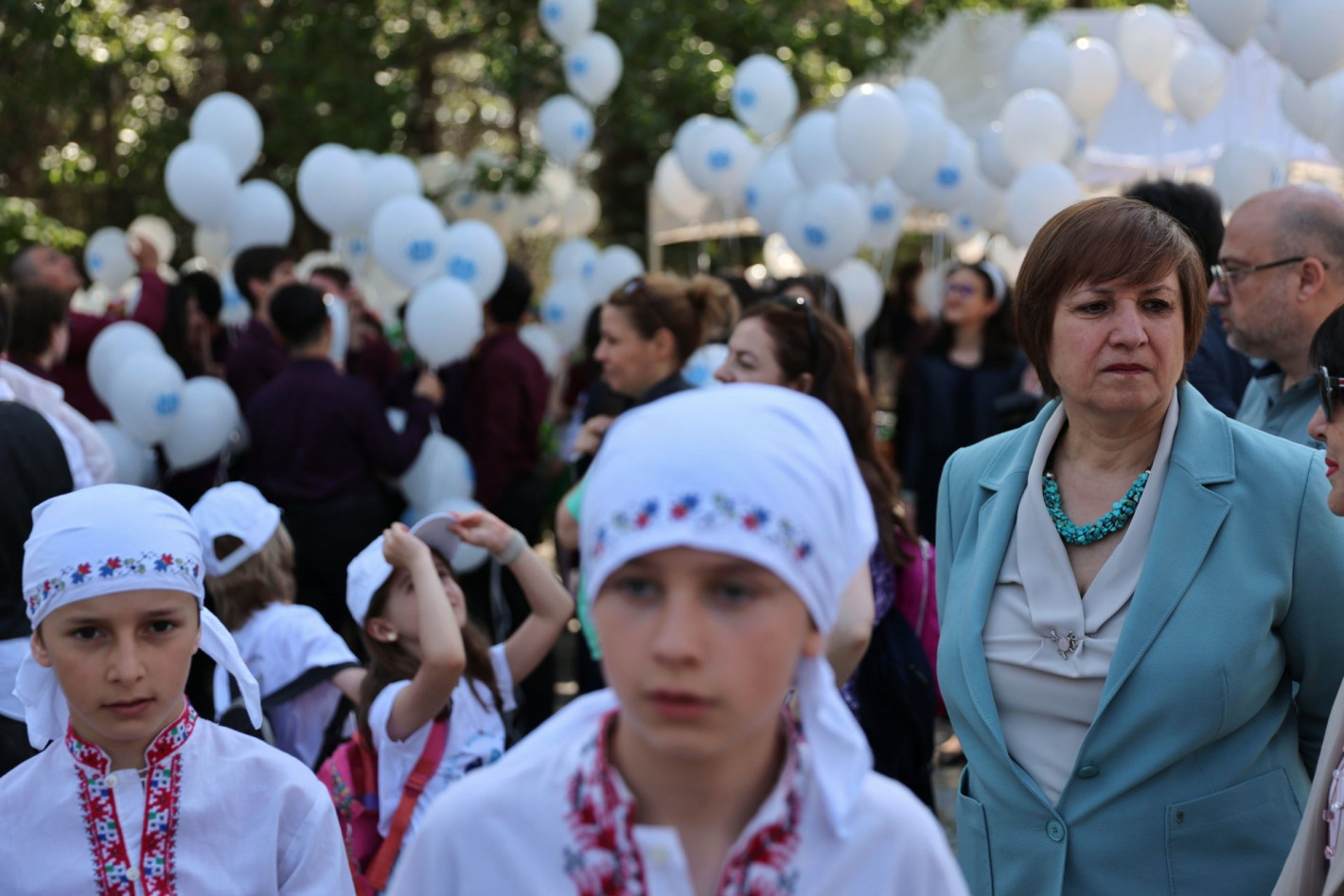 Възродиха асамблея "Знаме на мира": Камбаните биха за "Единство, творчество, красота" (снимки)