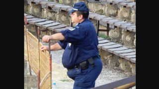 Ами сега? МВР изпраща 1098 ченгета в пенсия