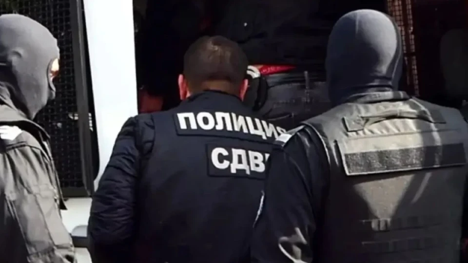 Мащабна акция в София: СДВР блокира квартал "Христо Ботев", има масови арести