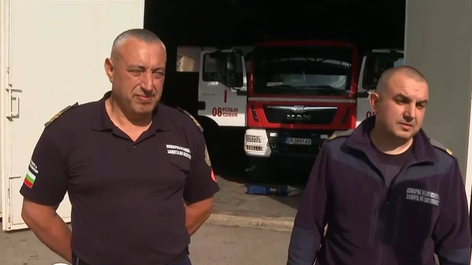 Пожарникарите герои от Челопечене: Първо гасихме горящия автомобил, за да не подпали автобуса, водачът беше агресивен