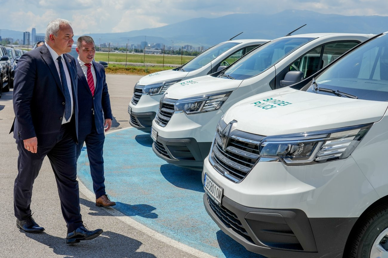 "Гранична полиция" се сдоби с нови 213 автомобила и 88 камери за 10,5 млн. евро (снимки)