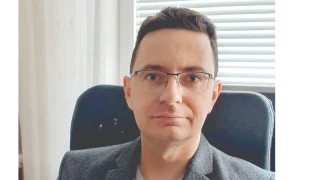Доц. д-р Валери Велев: Кърлежът става по-опасен, ако го намажем със спирт, олио или крем, преди да го извадим