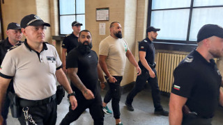 Арестувани с "Калашниците" возели проститутки с нелегални таксита, отричат да са сводници