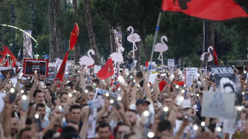 Албанският журналист Лутфи Дервиши: Еди Рама е откъснат от реалността, Албания е променена