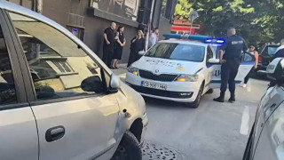 "Като филм на ужасите": Пиян шофьор помете коли и размаха пистолет сред гости на сватба във Варна