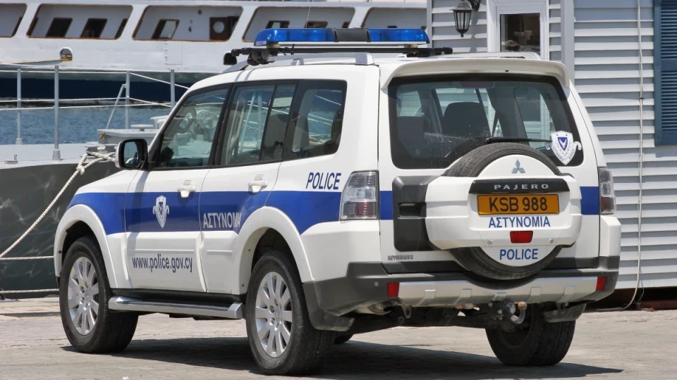 Откриха мъртви две българчета, заключени в автомобил в Кипър