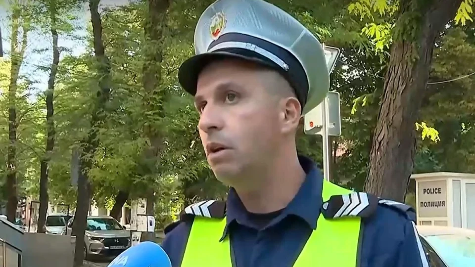 Полицаи с разказ как 12-годишното момиче спаси майка си на АМ "Струма"