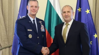 Премиерът Радев се срещна с главнокомандващия на Обединените сили на НАТО в Европа