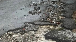 „Честит нов асфалт": В Две могили май объркаха финалния слой с чернова СНИМКИ