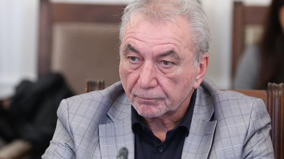 КЗК води производства срещу две вериги за нелоялни практики срещу производители, каза Росен Карадимов