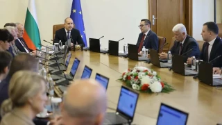 Радев: Бюджетът е труден, но има достойнства - слага край на сглобките