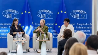 Ева Майдел и Хелдер Суза Силва: Да определим посоката на ИИ, преди той да определи нашето бъдеще