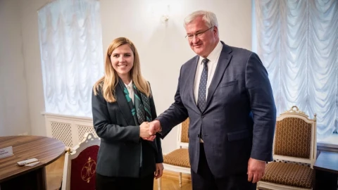 МВнР: Велислава Петрова не е подписвала декларация, с която да ангажира България да засили участието си в "Коалицията на желаещите"