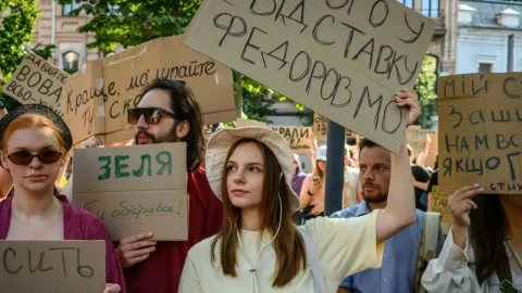 Украйна настръхва срещу Зеленски