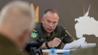 Зеленски обмисля освобождаването на главнокомандващия ген. Сирски заради масовите протести