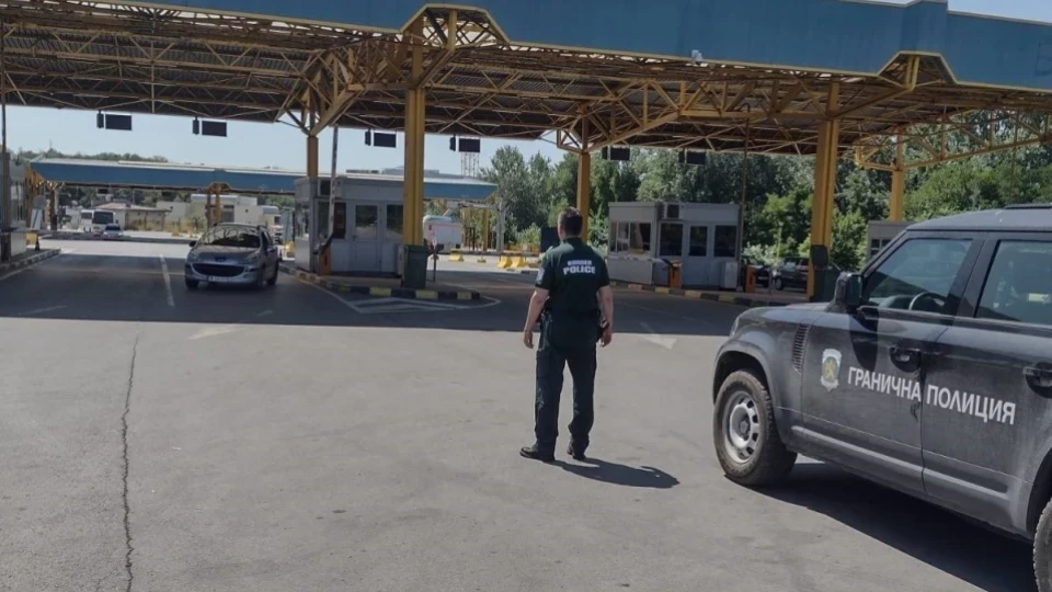 Румънски тираджия опита да прегази гранични полицаи в Русе