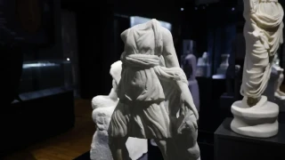 Сребърен Зевс, тракийски конник, Афродита и Акорнион, или „Забравените божества“ по българските земи