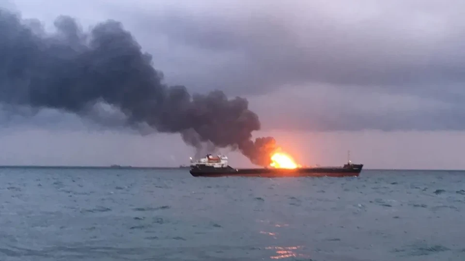 Ескалация в Черно море: Вълната от атаки срещу кораби и пристанища застрашава световните доставки на зърно и петрол