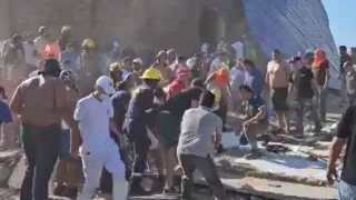 Най-малко 20 души са загинали след земетресението в Колумбия, деца са под развалините (ВИДЕО)