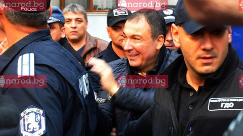 Екобомба в Свети Влас и „Елените“! Как се грабят милиони в сянката на кмета-арестант Николай Димитров, докато в морето текат фекалии
