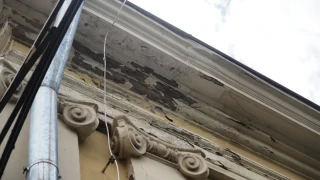 Царският дворец се руши пред очите на държавата, ремонтът е блокиран от липсващ документ