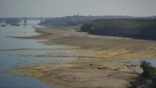 Критичното маловодие на река Дунав блокира речния транспорт, няма надежда за дъжд скоро