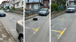 "Платени ли са?": Гуми и кофи пазят паркоместа в Смолян