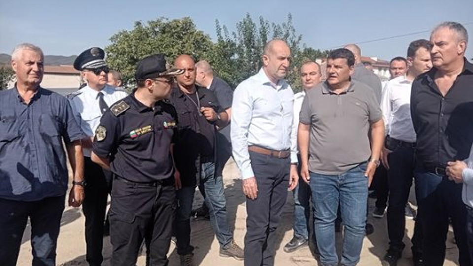 Радев в Струмяни: До 4000 евро помощ за домакинствата, засегнати от бедствието
