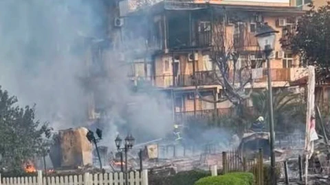 Голям пожар събуди жителите и гостите на Созопол – евакуираха летовници