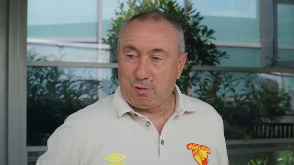 Станимир Стоилов: Левски и ЦСКА минаха през ада, време е да се радват на успехи