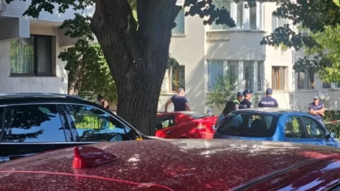 Украински знамена със свастики са открити в дома на украинеца, който уби приятелката си в София