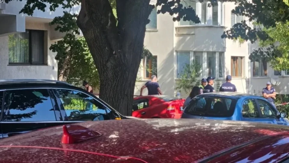 Украински знамена със свастики са открити в дома на украинеца, който уби приятелката си в София