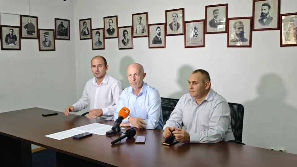 Коста Стоянов: КУБ още ползва институционален чадър