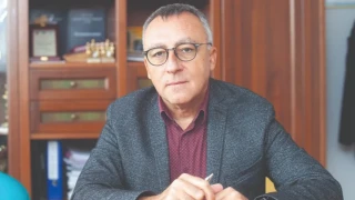 Диян Стаматов, директор на 119-o СОУ в София: Учебното съдържание трябва да се променя внимателно