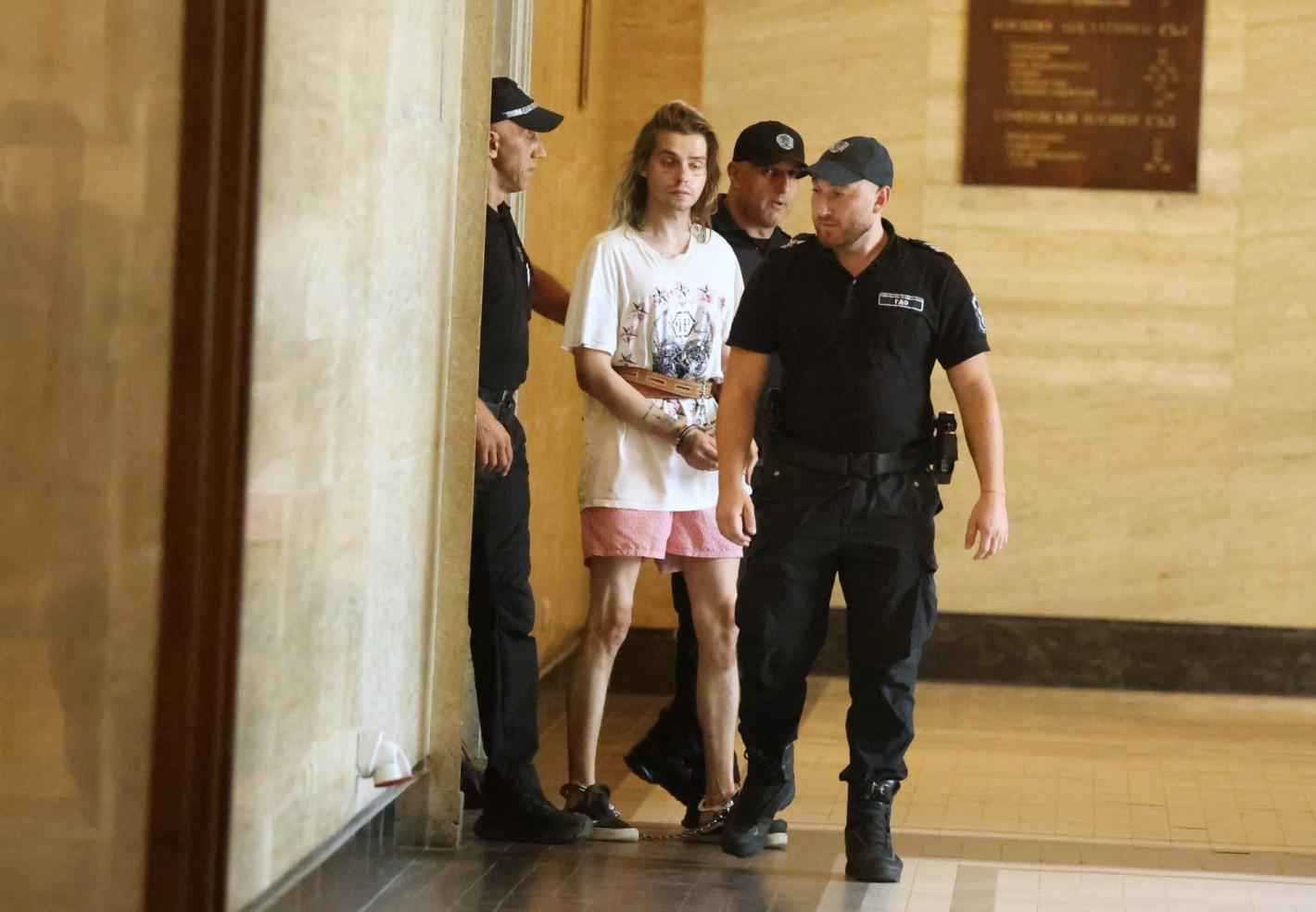 6 ножа иззети от жилището в София, в което украинецът Ярослав уби японската си приятелка