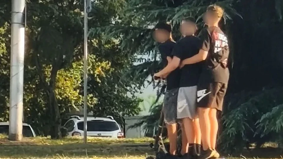 Заснеха трима другари на весела обиколка в Пловдив