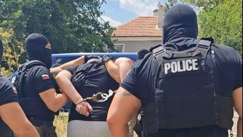 Задържаха чужденеца, ранил полицаи край Велико Търново и избягал пред "Дунав мост"
