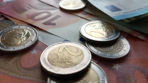 50 евро "инфлационен чек" за най-уязвимите: Държавата подготвя еднократна помощ за хора с ниски доходи