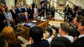 Белият дом затваря врати за CNN, MS NOW и „Политико" по нареждане на Тръмп