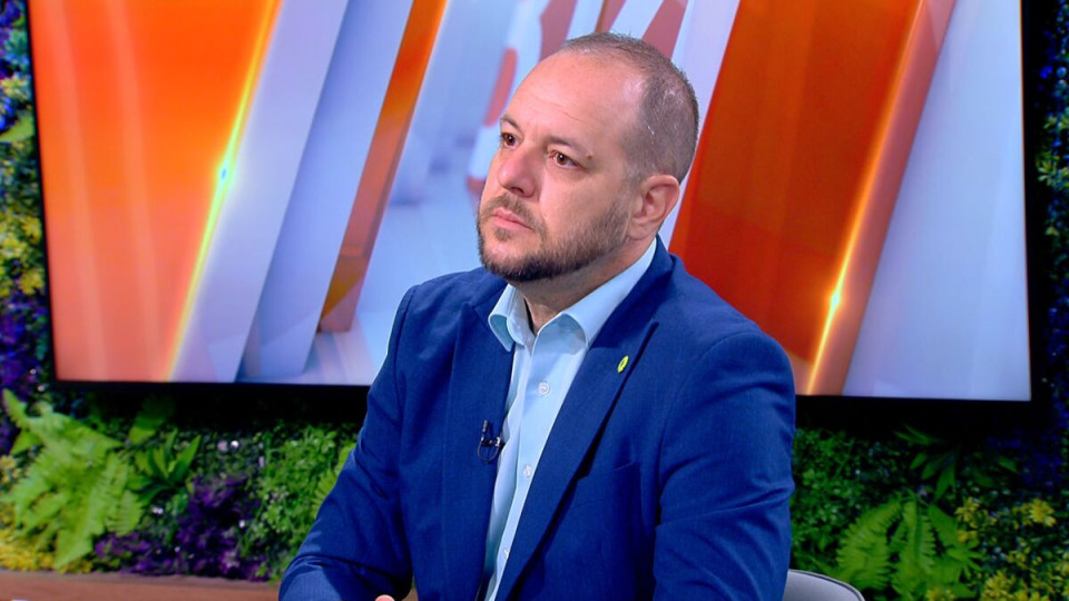 ДО КОГА ЩЕ СЕ МЪЛЧИ, ДО КОГА ТЕЗИ ДЕГРАДИРАЛИ ТЕЛЕВИЗИИ ЩЕ ЛЪСКА ИМИДЖА НА ДЕГЕНЕРАТИ?