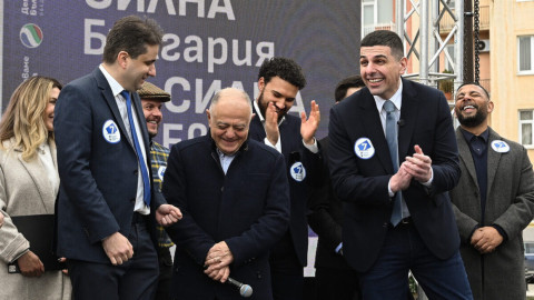 ТЕЗИ ЗАЩО ГИ ТЪРПИМ ОЩЕ! ШОК В ПАРЛАМЕНТА! ЖЪЛТОПАВЕТНИТЕ „СПАСИТЕЛИ“ ОТ ПП-ДБ ПРЕВЪРНАХА ЗДРАВЕТО НА НАРОДА В ЕВТИНО МОБИЛНО ПРИЛОЖЕНИЕ