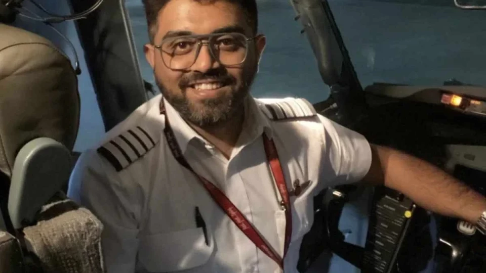 Разкрития след драмата със самолета на Flydubai: Капитанът разказа как е оцелял след атаката в кабината