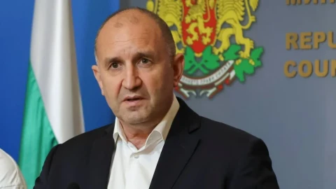Радев: Атаката с дронове на цивилни кораби в Черно море е абсолютно недопустима, това е грубо погазване на международното право