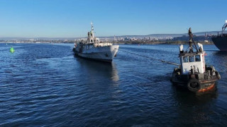 Демонтират двигателите от кораба „Атанас Димитров” в кораборемонтния завод „Одесос“