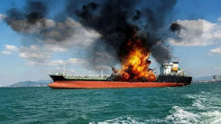 Търговски кораб е ударен от дрон в Черно море, потъва край Констанца