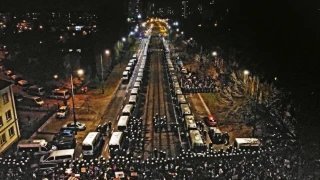 Извънредна ситуация в Полша, полиция и протестиращи обкръжиха Конституционния съд на страната